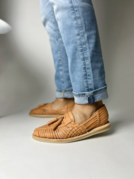 Huarache hecho en piel color camel con motita | PM004 - LIMITADO