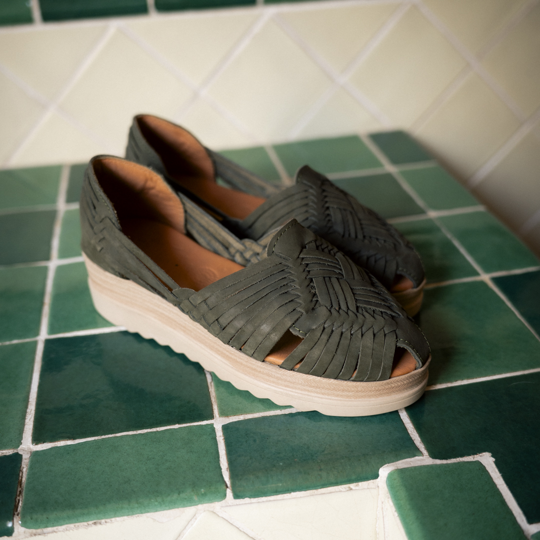 Huarache Leona para dama hecho en piel color verde | GL304 - Imagen 5